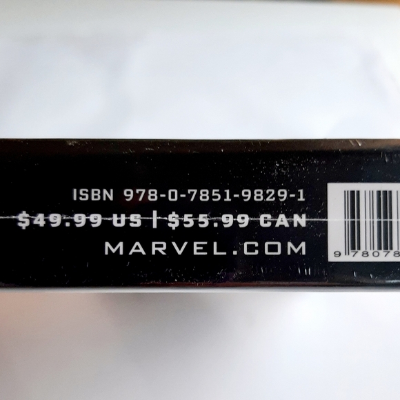 NIB MARVEL AVENGERS AGE OF ULTRON BOOK - Picture 4 of 7